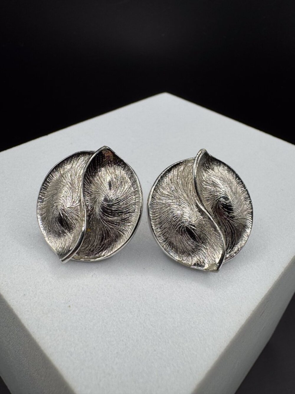 Vintage Trifari Silver Tone Modernist Clip-On Earrings Textured Swirl Design